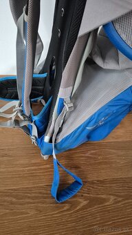Osprey Poco - Turistický nosič - 11