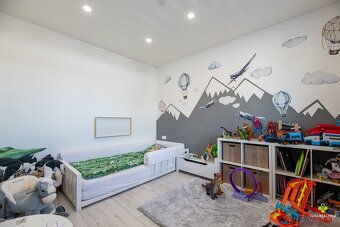 Rodinný dom s bazénom a garážou – Malá Lehôtka, Prievidza - 11