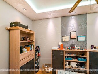 Kompletne zrekonštruovaný rodinný dom s garážou a bazénom - 11