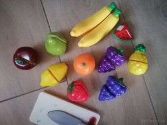 Plastová zelenina a ovocie so suchým zipsom - 11