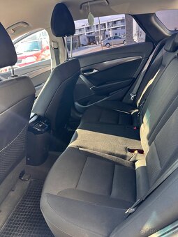 Hyundai i 40 cw - 11