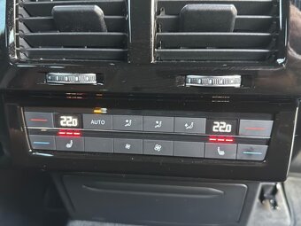 Volkswagen Touareg 3.0TDi 4M R-Line - 11