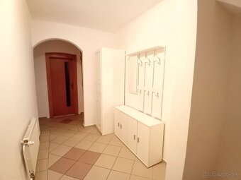 Prenájom priestranný 3-izbový byt + terasa, kúsok od centra, - 11