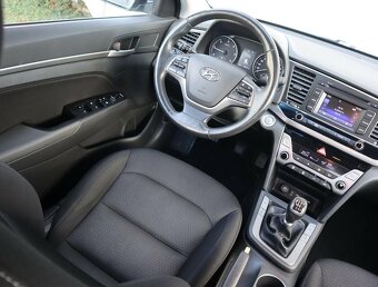 Hyundai Elantra 1.6 CRDi 2017, TOP stav, garážovaná - 11