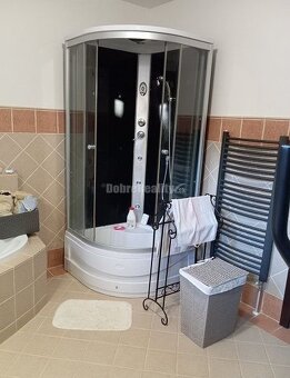 DOBRÉ REALITY - Predávame 5-izbový rodinný dom v Bajči - 11