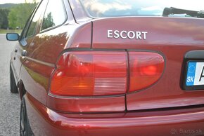 FORD ESCORT Mk7 - 11