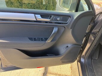 Volkswagen Tuareg 3.0TDI Comfortline DSG 4x4 - 11