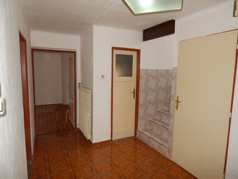 SPEKTRUM REALITY- NA PREDAJ 5-IZBOVÝ DVOJPODLAŽNÝ RODINNÝ DO - 11