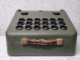 40/50te roky 》PRENOSNÉ STAROŽITNÉ RADIO - 11