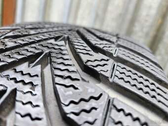 Málo jazdené zimné pneu Hankook+Vredestein - 185/60 r15 - 11