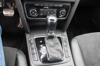 Škoda Superb Combi 2.0 TDI CR 170k Elegance 4x4 DSG - 11