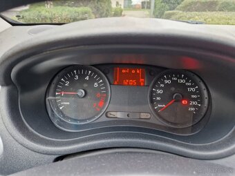 Renault Clio - 11