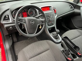 Opel Astra Notchback - 11