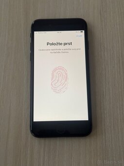 Predám iPhone SE 2020 64gb Black - 11