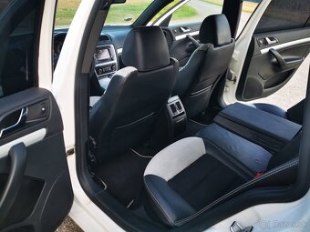 ŠKODA OCTAVIA COMBI RS 2.0TDI CR DSG+F1 125KW 170PS XENON - 11