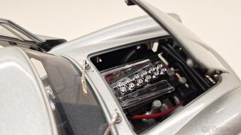 1:18 FERRARI 250GT BERLINETTA - 11