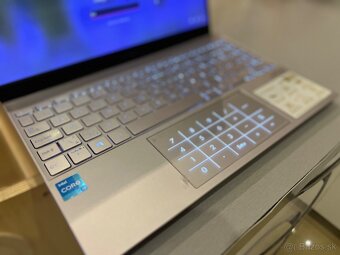 ASUS Zenbook 13 OLED (Lilac Mist) LIMITOVANÁ EDICIA - 11