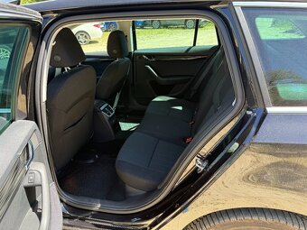 Škoda Octavia Combi 2.0 TDI 184k Style DSG 4x4 - 11