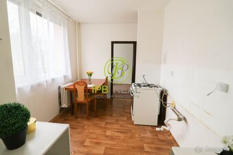 DOBRÁ LOKALITA 4-izb. byt s loggiou na Nejedlého ul. v Dúbr - 11