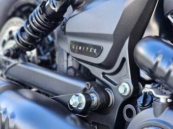 INDIAN SCOUT BOBBER 1250 Dark Horse - 11