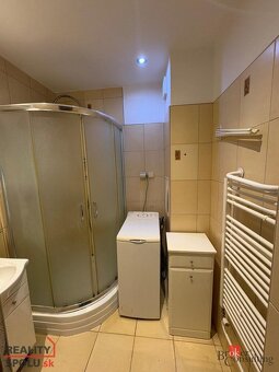 2 izbový byt s balkónom, záhradou a garážou, Nové Mesto nad  - 11