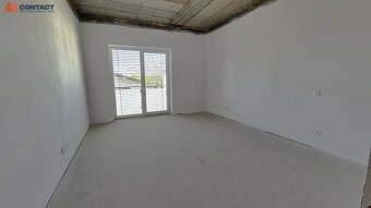 Nový skolaudovaný 4-izbový apartmán s terasou i parkovaním - 11