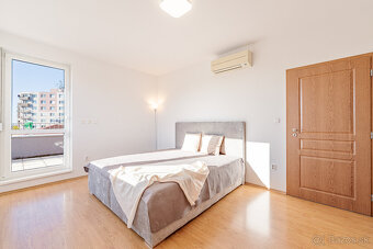 Na prenájom 2-izbový byt v centre Šamorína - 11