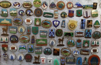 odznaky - heraldika, erby, hrady, zámky, ZOO, jeskyně, lázně - 11