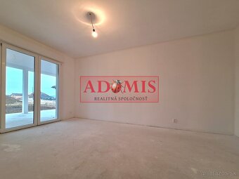 Predám 4izbový bungalov Ruskov,kolaudácia,652m2,Ruskov, len  - 11