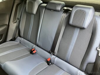 Peugeot 2008 1.5 BlueHDi 100 Allure E6.2 - 11