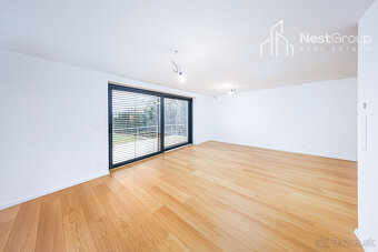 VEĽKÝ 5- IZBOVÝ RD KOMPLETNE ZREKONŠTRUOVANÝ, DVOJGARÁŽ - 11