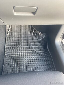Seat Ibiza 1.4 benzín - 11