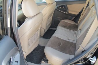 Toyota RAV4 2.2 D-CAT 110kW Automat 6-st. - 11