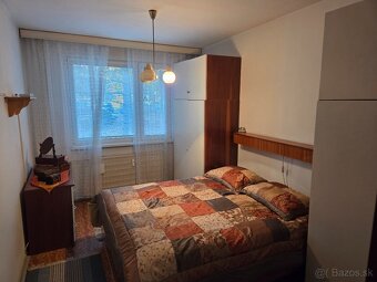 Priestranný zrekonštruovaný päťizbový byt v Banskej Bystrici - 11