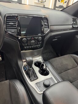 Jeep Grand Cherokee - 11