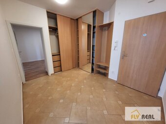 PREDÁM PRIESTRANNÝ 2,5-izb. BYT na Kramároch - 11