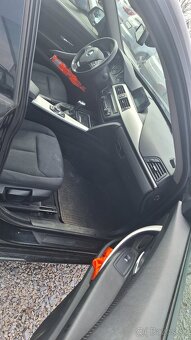 BMW 318 D SEDAN - 11