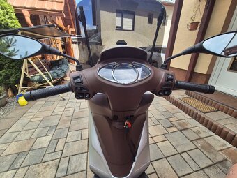 Skúter PIAGGIO Medley 125 ABS - 11