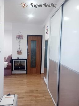KOMÁRNO, Železničná - tehlový atypický 2,5 izbový byt - 11