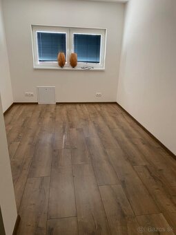 Prenajom 3-iznovy byt v Trnave, s vlastnym parkovacim miesto - 11