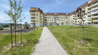 3 izbový priestranný byt sídl. Vinbarg - 11