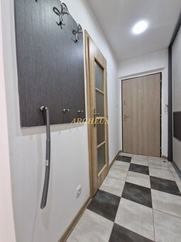 PRENÁJOM - 1,5 IZBOVÝ BYT - HUMENSKÁ ULICA - KOŠICE - ZÁPAD - 11