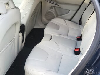 Volvo V40 D4 AT 5 valec 113tis km - 11