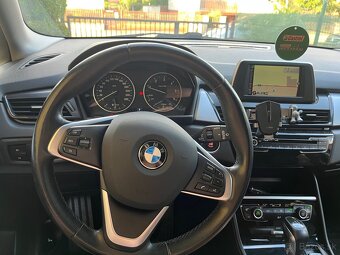BMW 218d - 11