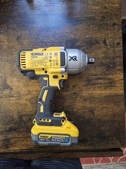 Dewalt - 11