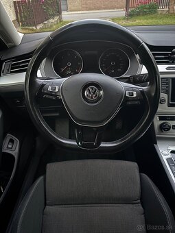 Volkswagen Passat - 11
