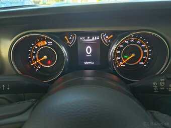 Jeep Wrangler Unlimited 1. Majiteľ 147kw - 11