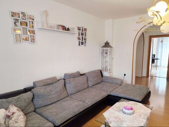 REZERVOVANÉ - Nová cena Výnimočný dvojgeneračný dom na pred - 11