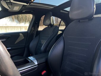 Mercedes-Benz C220 Sedan - 11