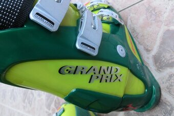 Lyžiarky Nordica a Lowa . - 11